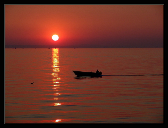 Fischerboot-im-Abendlicht